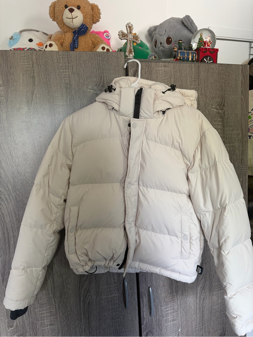 Aritzia Off-White Quilted Logo Puffer Jacket